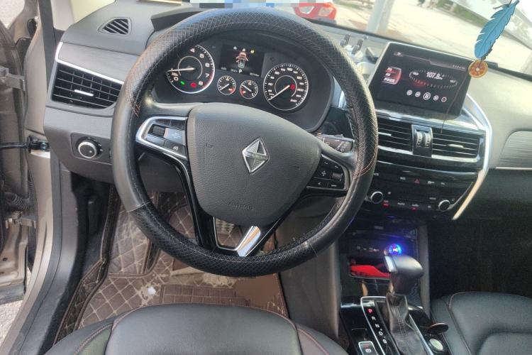 Used BORGWARD BX5 2017 20TGDI Automatic Two-Wheel Drive Leading Edition Steering Wheel