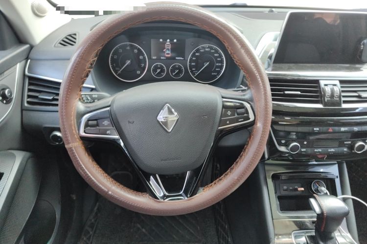 Used BORGWARD BX5 2017 25TGDI Automatic Two-Wheel Drive Sharp Model Steering Wheel