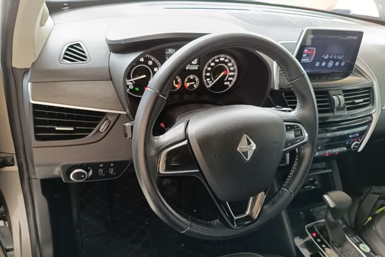 Used BORGWARD BX5 2017 20TGDI Automatic Two-Wheel Drive Pioneer Edition Steering Wheel