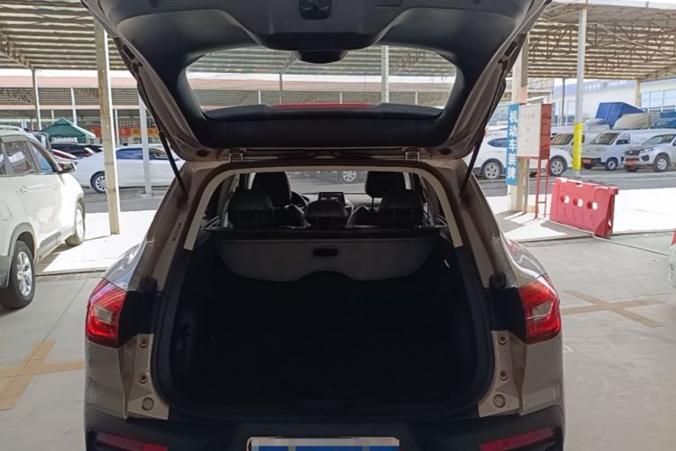 Used BORGWARD BX5 2017 20TGDI Automatic Two-Wheel Drive Pioneer Edition Trunk