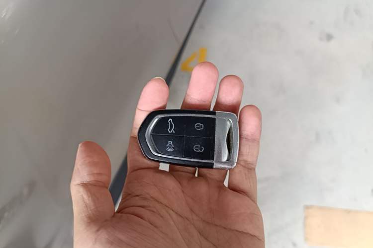 Used BORGWARD BX5 2017 20TGDI Automatic Two-Wheel Drive Pioneer Edition Vehicle Key