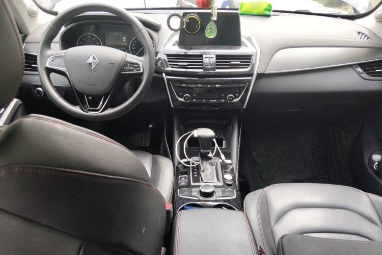 Used BORGWARD BX5 2020 20TGDI Automatic Two-Wheel Drive Pioneer Edition Center Console