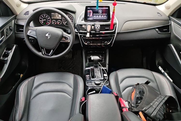 Used BORGWARD BX5 2020 20TGDI Automatic Two-Wheel Drive Pioneer Edition Center Console