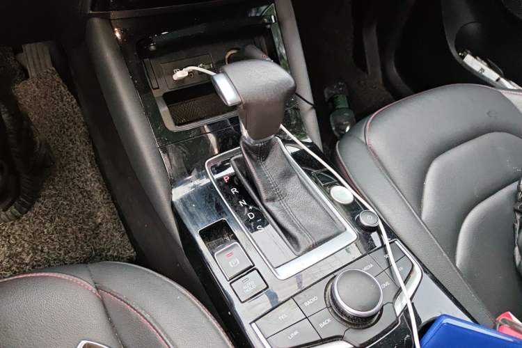 Used BORGWARD BX5 2020 20TGDI Automatic Two-Wheel Drive Pioneer Edition Gear Lever