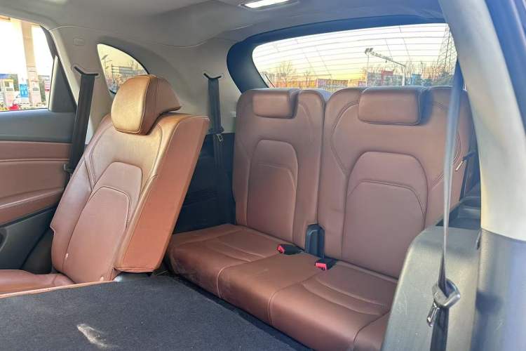 Used BORGWARD BX5 2020 20TGDI Automatic Two-Wheel Drive Pioneer Edition Interior 3