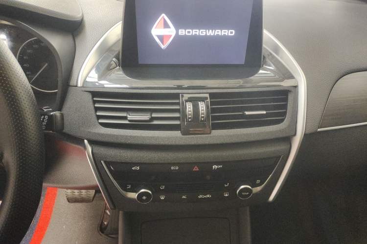 Used BORGWARD BX5 2020 20TGDI Automatic Two-Wheel Drive Pioneer Edition Audio And AC Panel