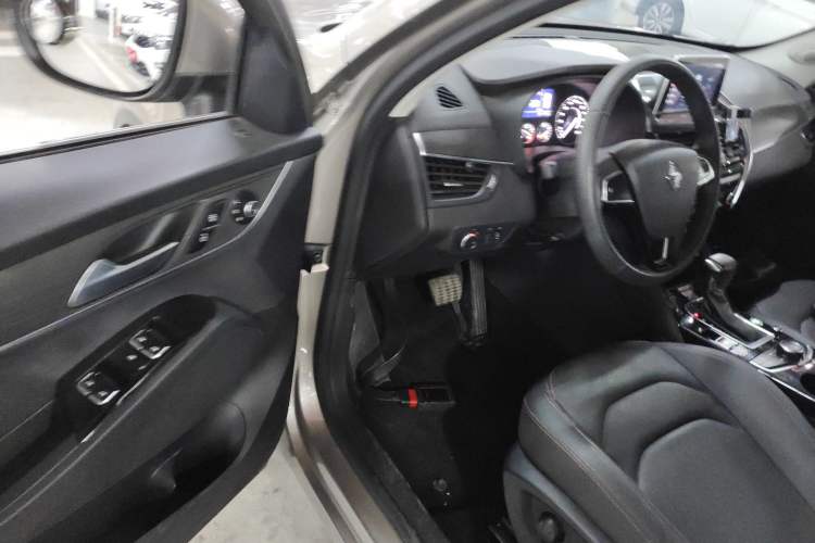 Used BORGWARD BX5 2020 20TGDI Automatic Two-Wheel Drive Pioneer Edition Driver Seat