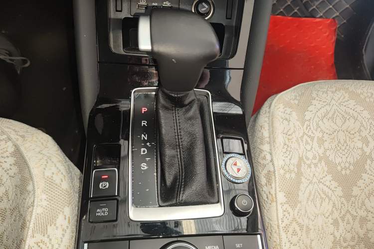 Used BORGWARD BX5 2020 20TGDI Automatic Two-Wheel Drive Pioneer Edition Gear Lever