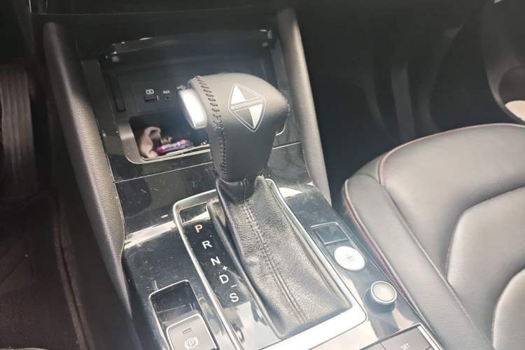 Used BORGWARD BX5 2020 20TGDI Automatic Two-Wheel Drive Pioneer Edition Gear Lever