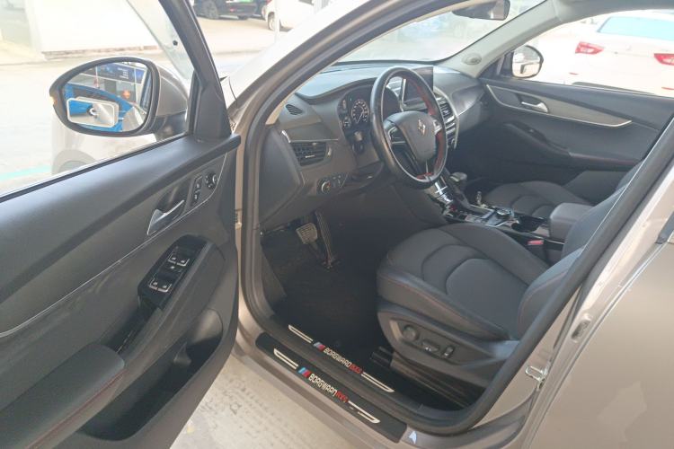 Used BORGWARD BX5 2020 20TGDI Automatic Two-Wheel Drive Pioneer Edition Interior 3
