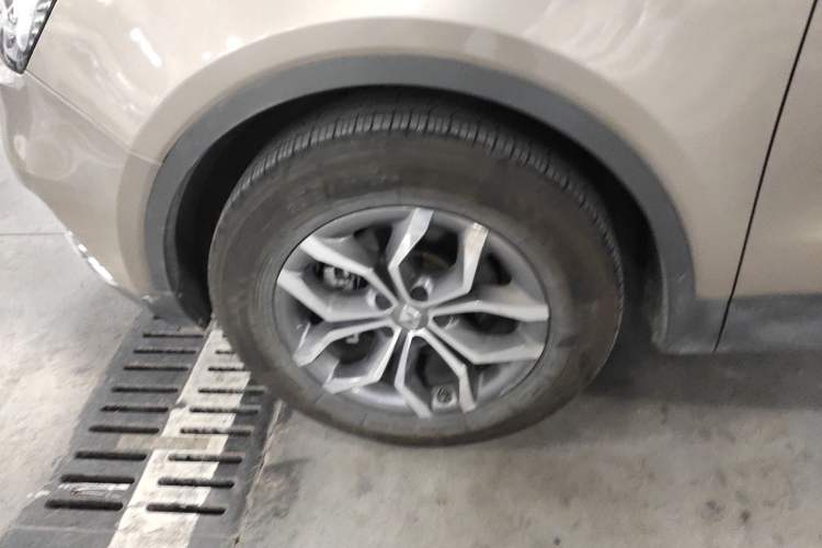 Used BORGWARD BX5 2020 20TGDI Automatic Two-Wheel Drive Pioneer Edition Left Front Wheel Hub