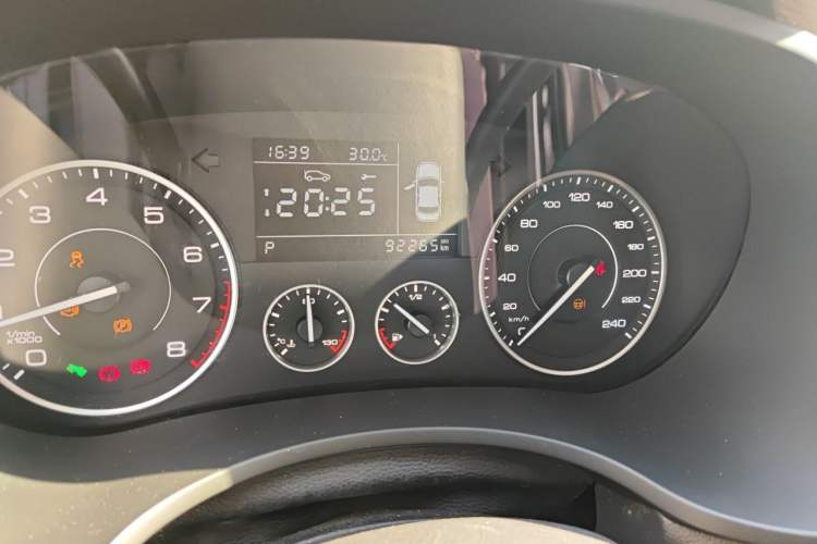 Used BORGWARD BX5 2020 20TGDI Automatic Two-Wheel Drive Pioneer Edition Odometer Close Up