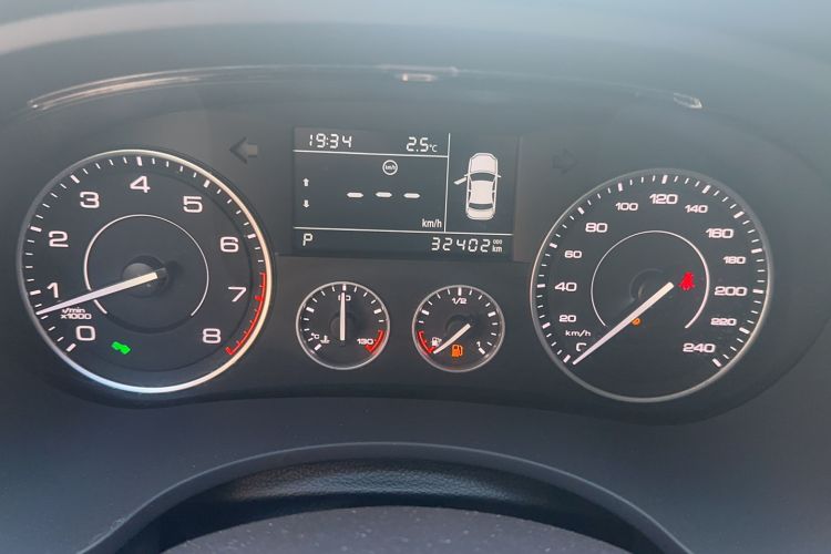 Used BORGWARD BX5 2020 20TGDI Automatic Two-Wheel Drive Pioneer Edition Odometer Close Up