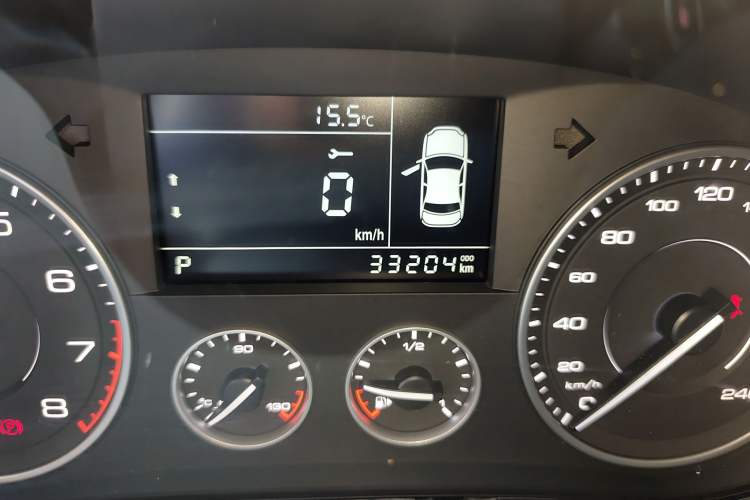Used BORGWARD BX5 2020 20TGDI Automatic Two-Wheel Drive Pioneer Edition Odometer Close Up