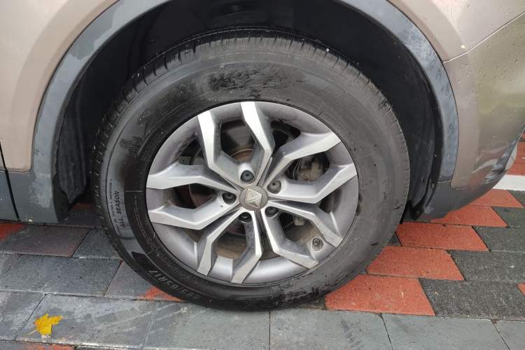 Used BORGWARD BX5 2020 20TGDI Automatic Two-Wheel Drive Pioneer Edition Right Front Wheel Hub