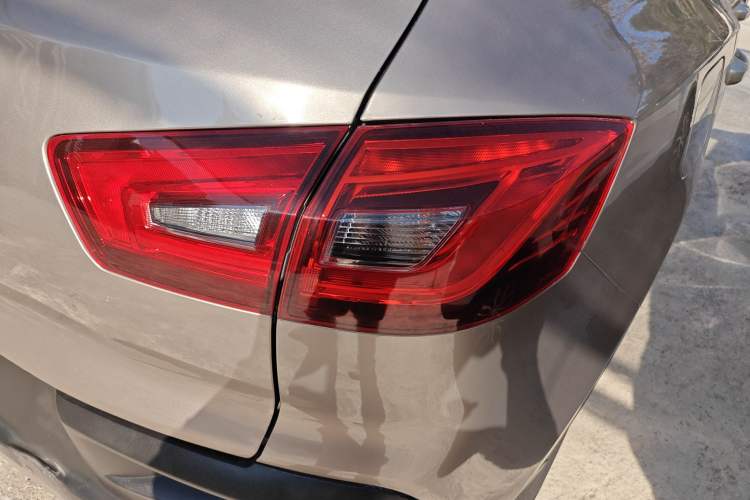 Used BORGWARD BX5 2020 20TGDI Automatic Two-Wheel Drive Pioneer Edition Right Rear Taillight