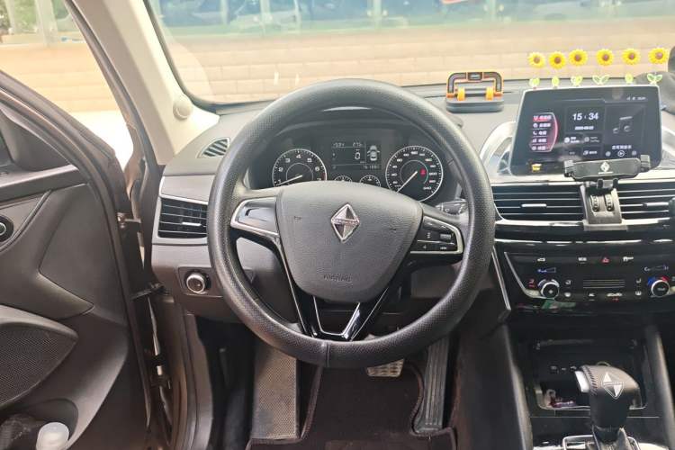 Used BORGWARD BX5 2020 20TGDI Automatic Two-Wheel Drive Pioneer Edition Steering Wheel