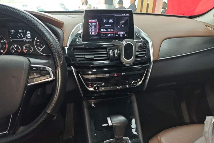 Used BORGWARD BX5 2020 20TGDI Automatic Two-Wheel Drive Pioneer Edition Audio And AC Panel