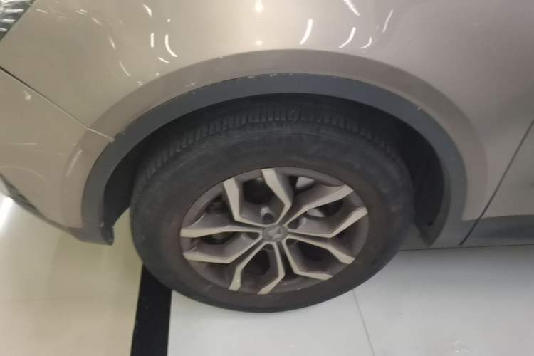 Used BORGWARD BX5 2020 20TGDI Automatic Two-Wheel Drive Pioneer Edition Left Front Wheel Hub
