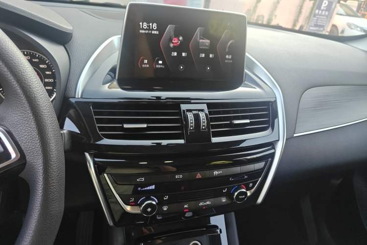 Used BORGWARD BX5 2020 20TGDI Automatic Two-Wheel Drive Pioneer Edition Audio And AC Panel
