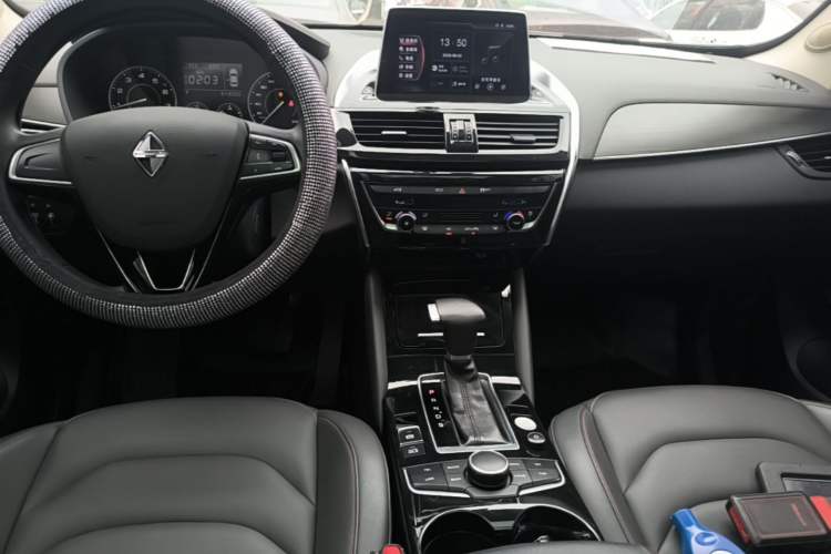 Used BORGWARD BX5 2020 20TGDI Automatic Two-Wheel Drive Pioneer Edition Center Console
