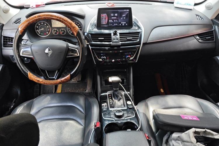 Used BORGWARD BX5 2020 20TGDI Automatic Two-Wheel Drive Pioneer Edition Center Console