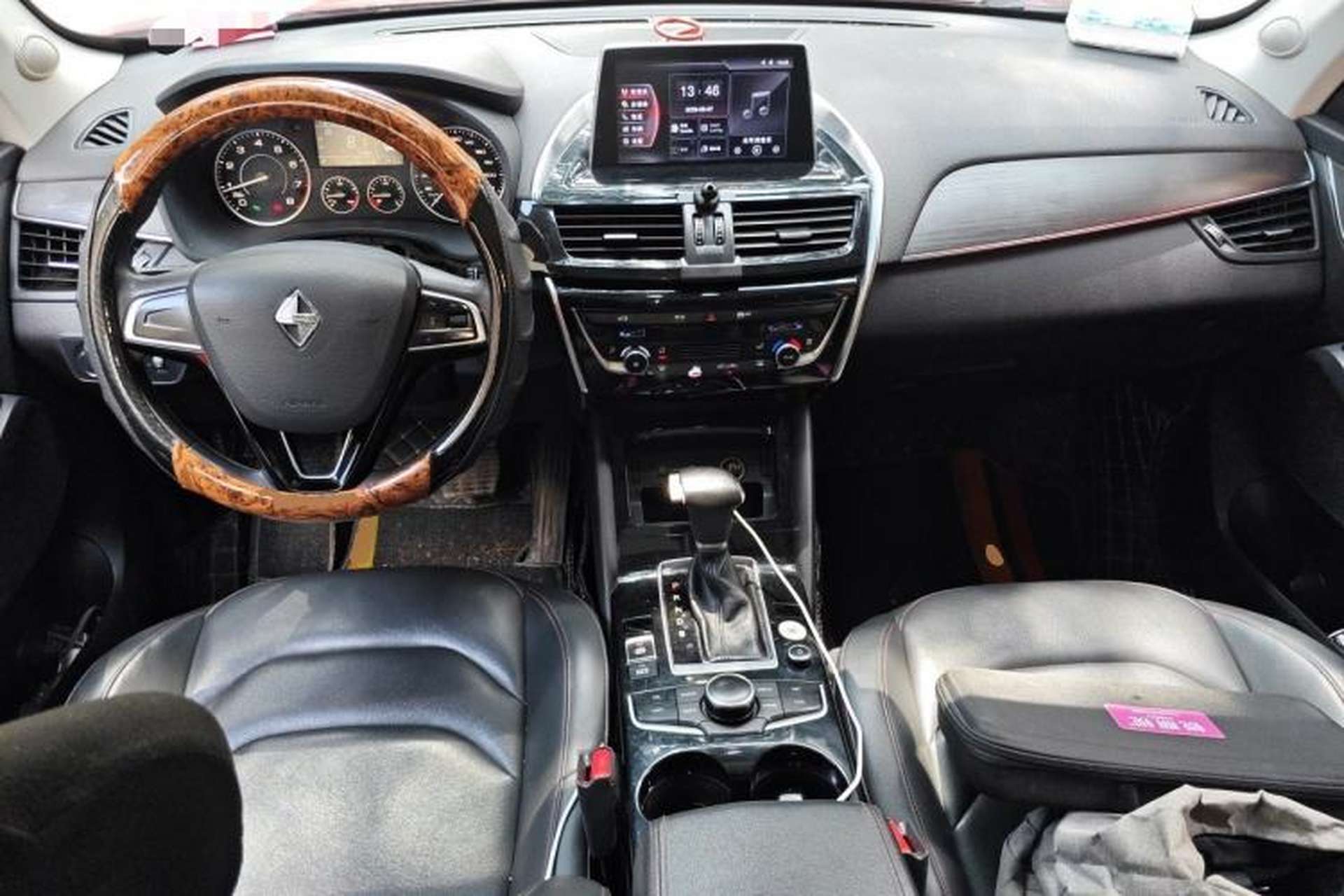 Used BORGWARD BX5 2020 20TGDI Automatic Two-Wheel Drive Pioneer Edition Center Console