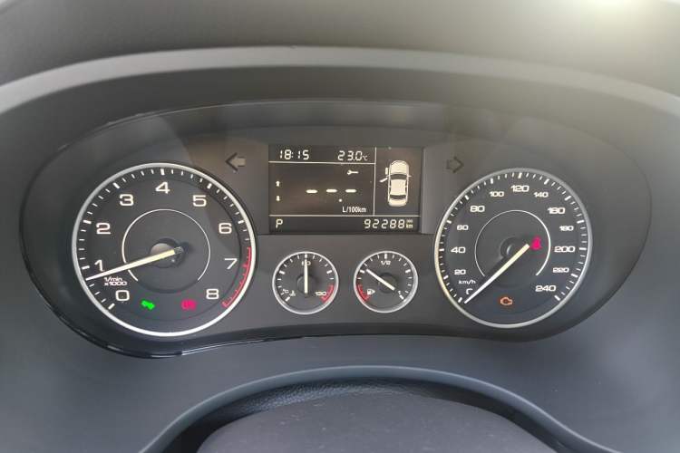 Used BORGWARD BX5 2020 20TGDI Automatic Two-Wheel Drive Pioneer Edition Odometer Close Up