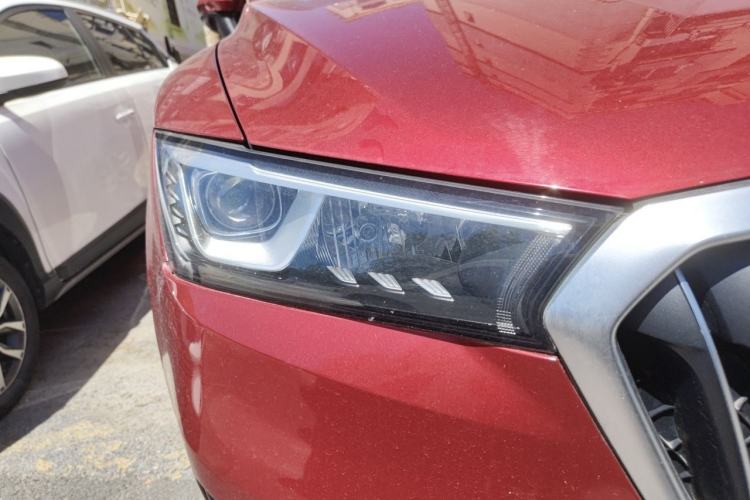 Used BORGWARD BX5 2020 20TGDI Automatic Two-Wheel Drive Pioneer Edition Right Front Headlight