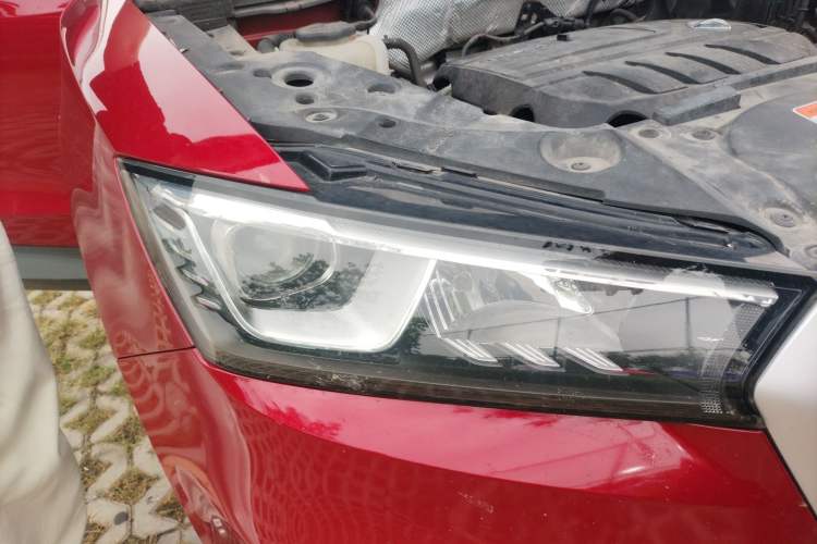 Used BORGWARD BX5 2020 20TGDI Automatic Two-Wheel Drive Pioneer Edition Right Front Headlight