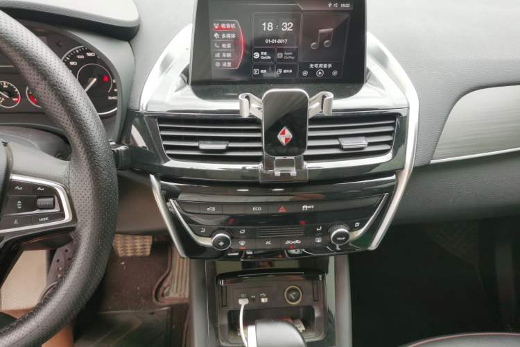 Used BORGWARD BX5 2020 20TGDI Automatic Two-Wheel Drive Pioneer Edition Audio And AC Panel