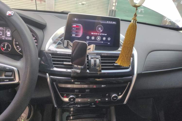 Used BORGWARD BX5 2020 20TGDI Automatic Two-Wheel Drive Entry-Level Edition Audio And AC Panel