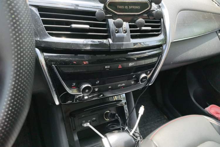 Used BORGWARD BX5 2020 20TGDI Automatic Two-Wheel Drive Pioneer Edition Audio And AC Panel