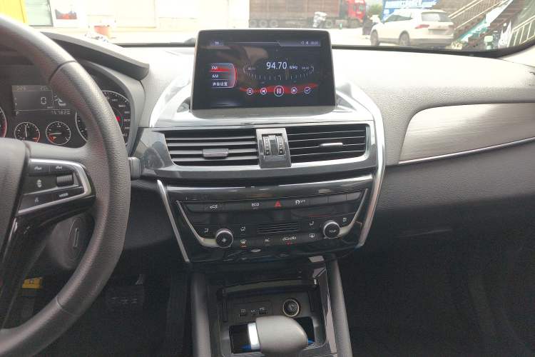 Used BORGWARD BX5 2020 20TGDI Automatic Two-Wheel Drive Pioneer Edition Audio And AC Panel