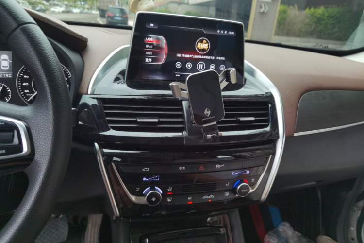 Used BORGWARD BX5 2020 20TGDI Automatic Two-Wheel Drive Pioneer Edition Audio And AC Panel