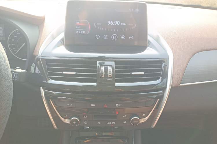 Used BORGWARD BX5 2020 20TGDI Automatic Two-Wheel Drive Pioneer Edition Audio And AC Panel