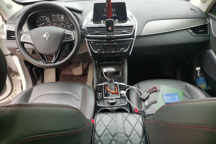 Used BORGWARD BX5 2020 20TGDI Automatic Two-Wheel Drive Pioneer Edition Center Console