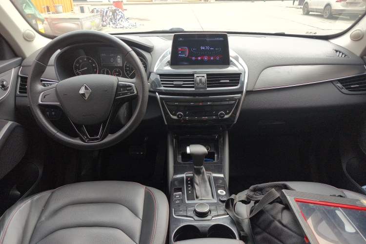 Used BORGWARD BX5 2020 20TGDI Automatic Two-Wheel Drive Pioneer Edition Center Console