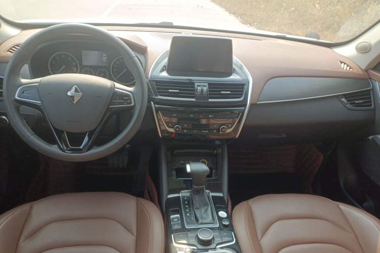 Used BORGWARD BX5 2020 20TGDI Automatic Two-Wheel Drive Pioneer Edition Center Console
