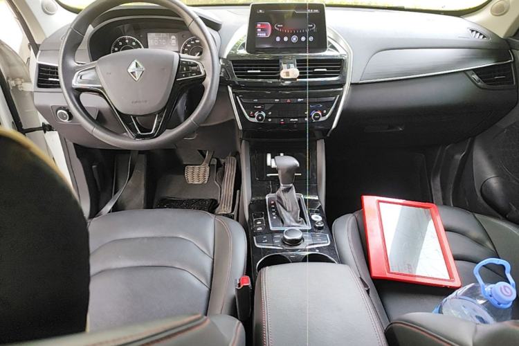 Used BORGWARD BX5 2020 20TGDI Automatic Two-Wheel Drive Pioneer Edition Center Console