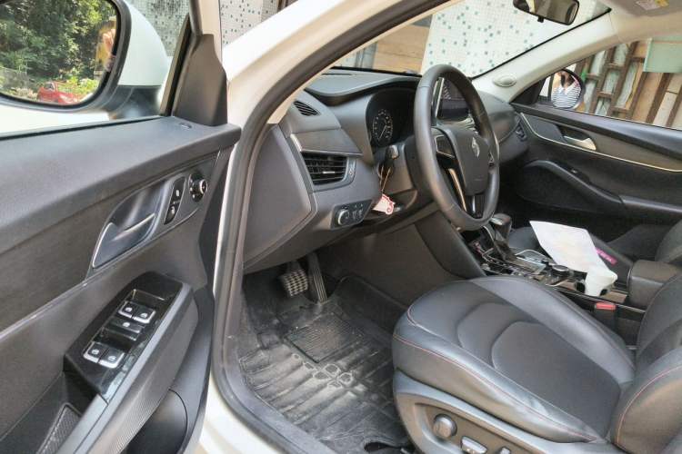 Used BORGWARD BX5 2020 20TGDI Automatic Two-Wheel Drive Pioneer Edition Driver Seat