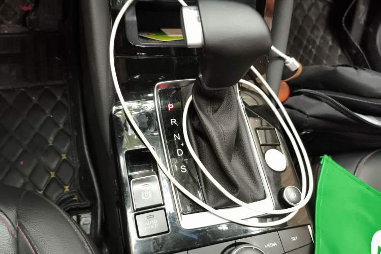 Used BORGWARD BX5 2020 20TGDI Automatic Two-Wheel Drive Pioneer Edition Gear Lever