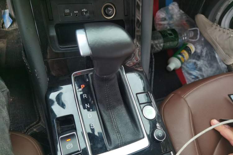 Used BORGWARD BX5 2020 20TGDI Automatic Two-Wheel Drive Pioneer Edition Gear Lever