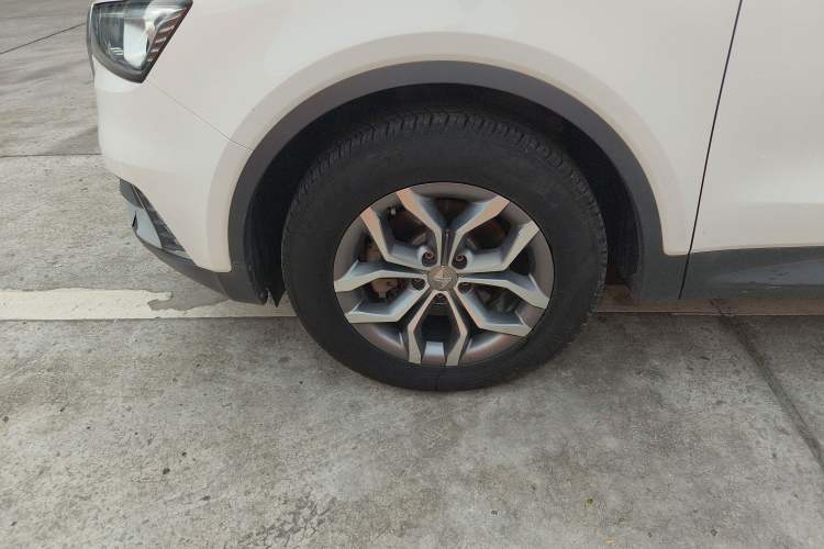 Used BORGWARD BX5 2020 20TGDI Automatic Two-Wheel Drive Pioneer Edition Left Front Wheel Hub