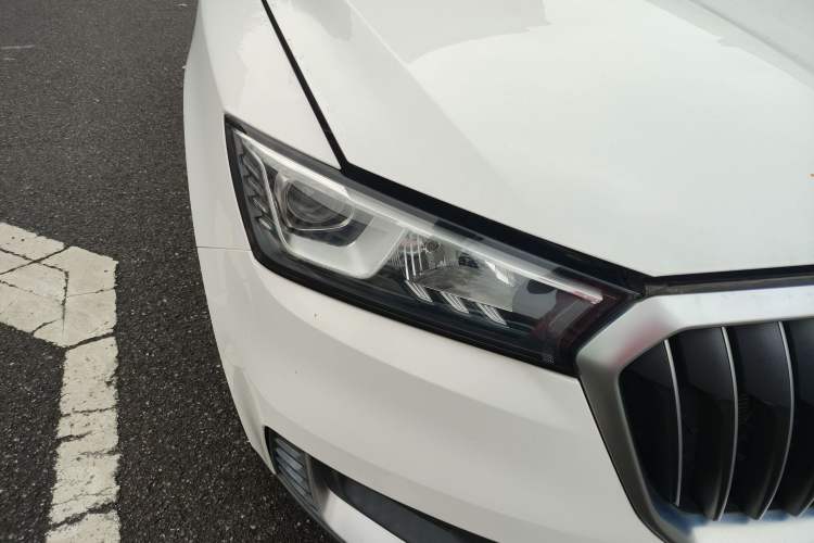 Used BORGWARD BX5 2020 20TGDI Automatic Two-Wheel Drive Pioneer Edition Right Front Headlight