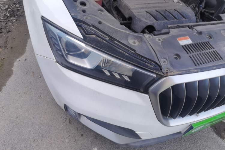 Used BORGWARD BX5 2020 20TGDI Automatic Two-Wheel Drive Pioneer Edition Right Front Headlight