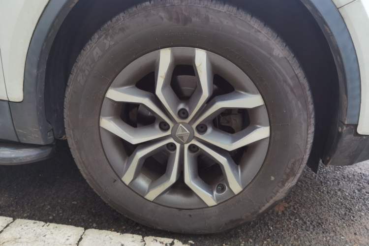 Used BORGWARD BX5 2020 20TGDI Automatic Two-Wheel Drive Pioneer Edition Right Front Wheel Hub