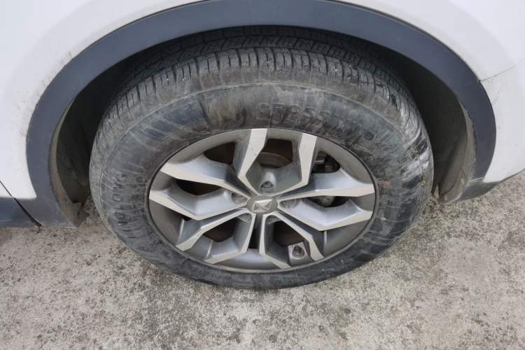 Used BORGWARD BX5 2020 20TGDI Automatic Two-Wheel Drive Pioneer Edition Right Front Wheel Hub