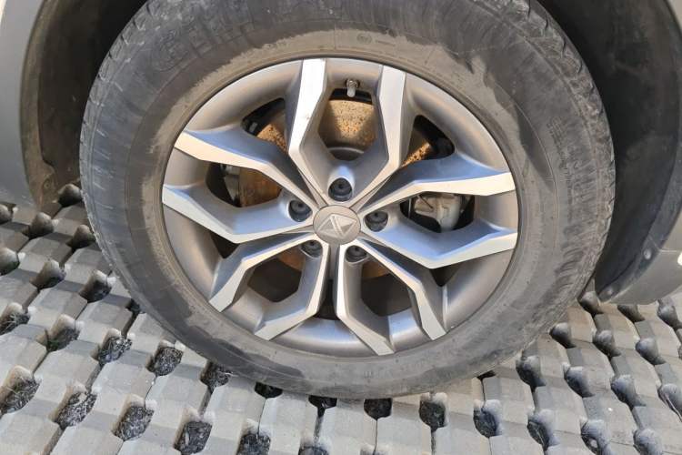Used BORGWARD BX5 2020 20TGDI Automatic Two-Wheel Drive Pioneer Edition Right Front Wheel Hub
