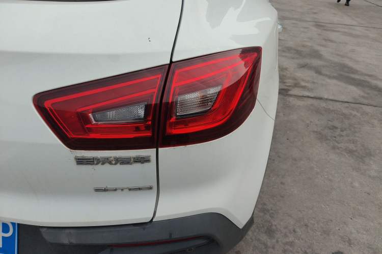 Used BORGWARD BX5 2020 20TGDI Automatic Two-Wheel Drive Pioneer Edition Right Rear Taillight
